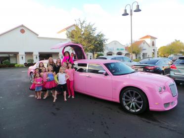 Daytona Beach Pink Chrysler 300 Limo 